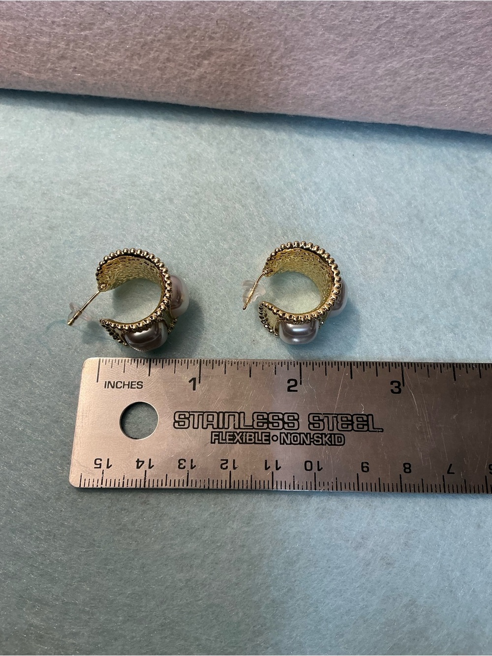 2395 - 111 Baroque Gold & Cushion-Cut Faux Pearl Wide C-Hoop Earrings - Picture 6 of 8